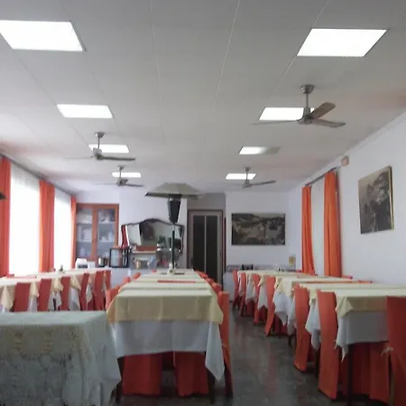 Guest house Fonda Lluna *