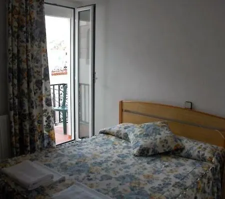 Guest house Fonda Lluna *